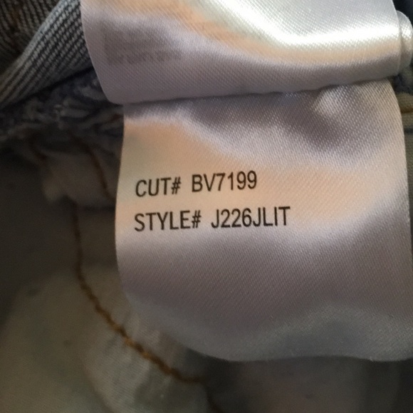 Billabong Lite Hearted Distress Laceup shorts 27 - Picture 11 of 11